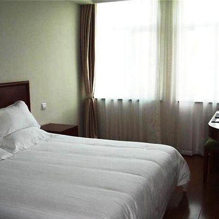 Greentree Inn Shanghai Expo Site South Yanggao Road Subway Station Express Hotel Exterior foto