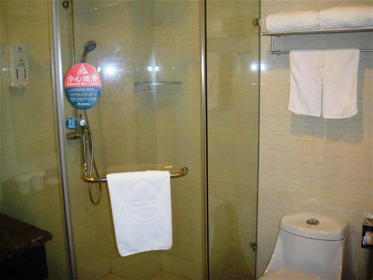 Greentree Inn Shanghai Expo Site South Yanggao Road Subway Station Express Hotel Exterior foto