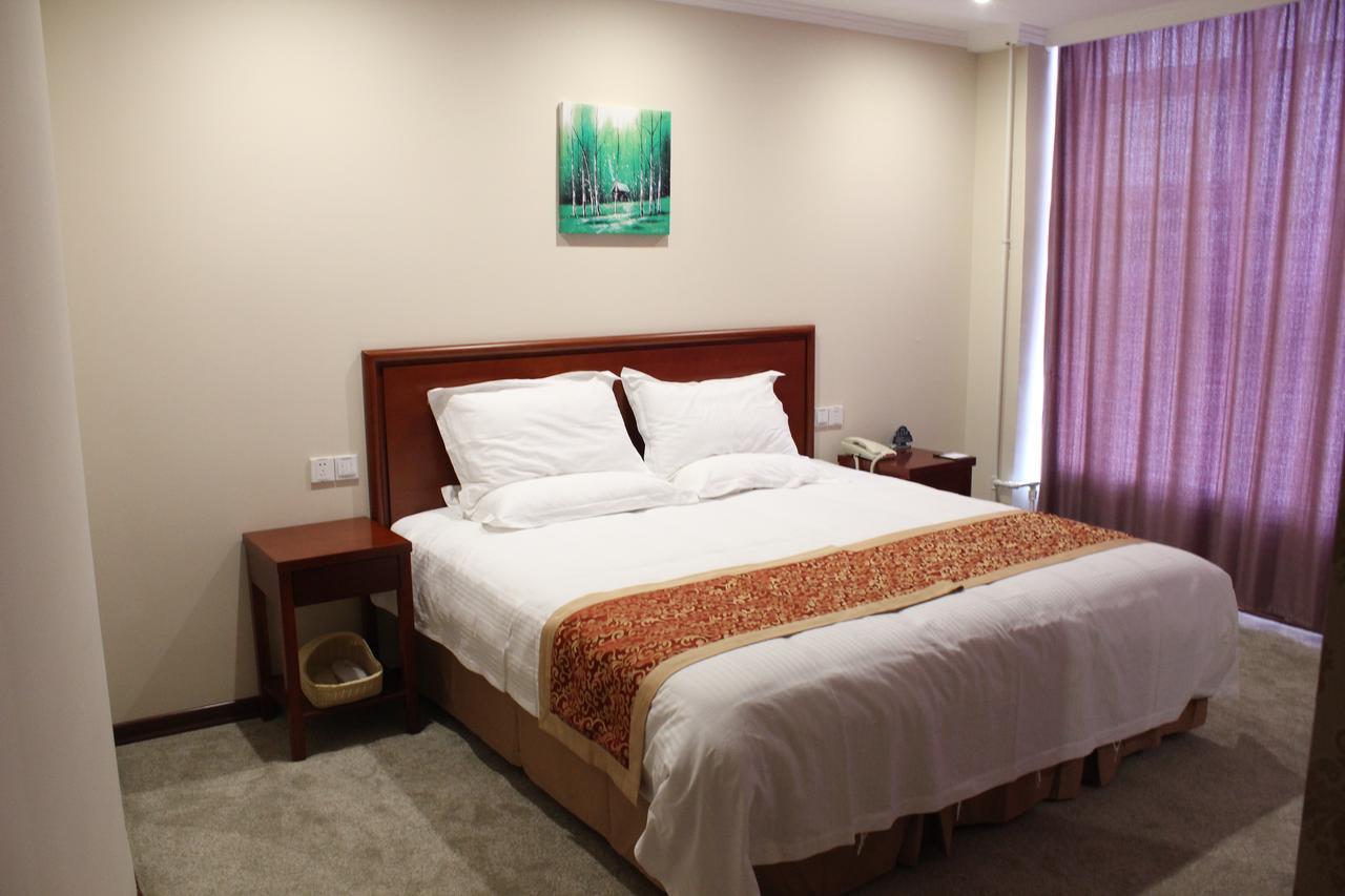 Greentree Inn Shanghai Expo Site South Yanggao Road Subway Station Express Hotel Exterior foto
